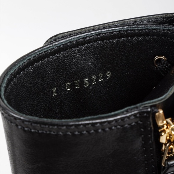 Gorgeous Chanel boots - Picture 2 of 4